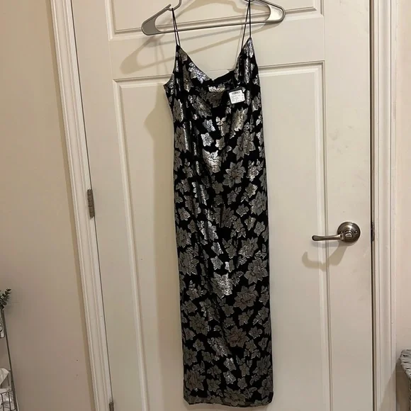club monaco slip dress CLUB MONACO Women's Silk Charmeuse Slip Dress, Black/Noir, Small at Amazon  Women's Clothing store